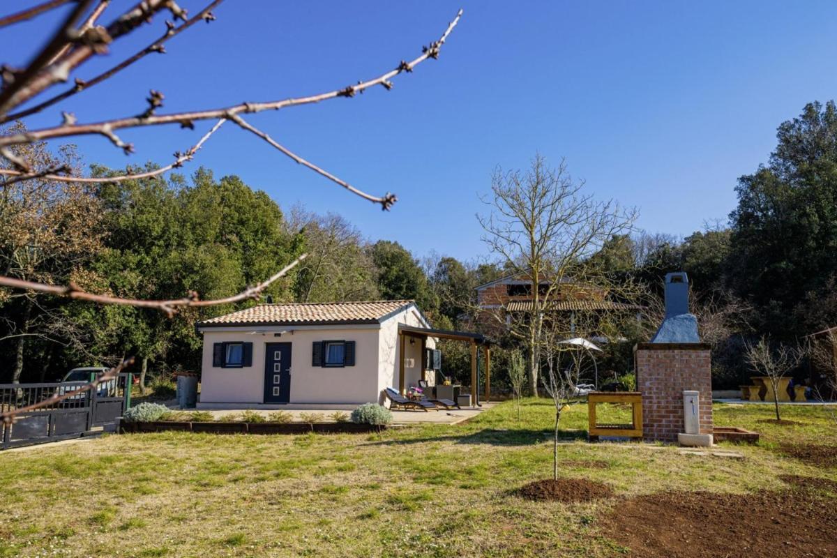 Modean In Pula - Haus Fuer 2-3 Personen Exterior foto