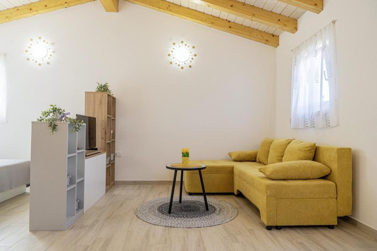 Modean In Pula - Haus Fuer 2-3 Personen Exterior foto